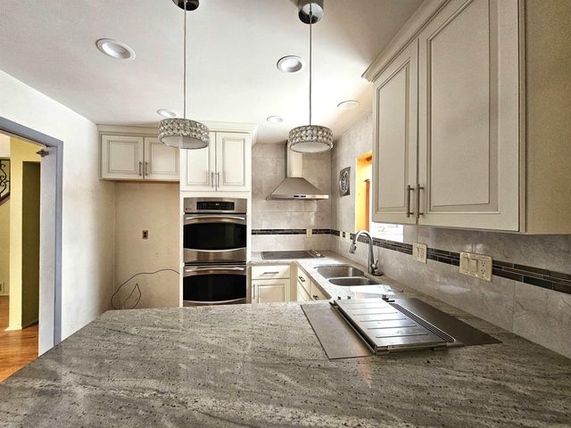 30 Mulligan Drive, Mount Clemens, MI 48043