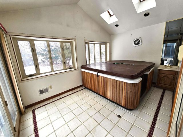 30 Mulligan Drive, Mount Clemens, MI 48043