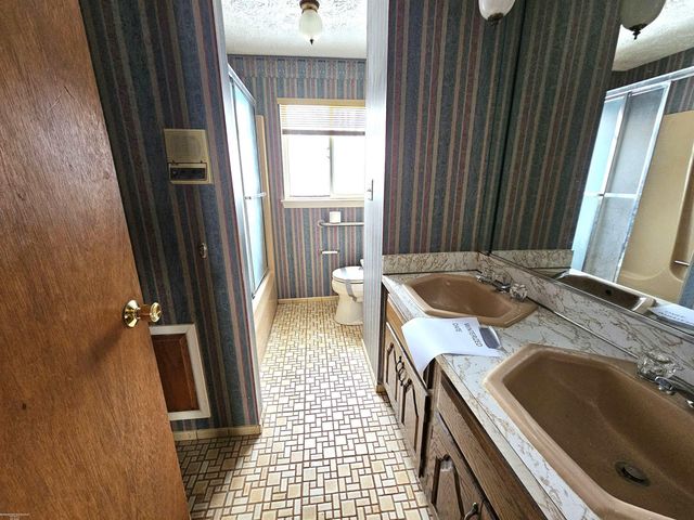 30 Mulligan Drive, Mount Clemens, MI 48043