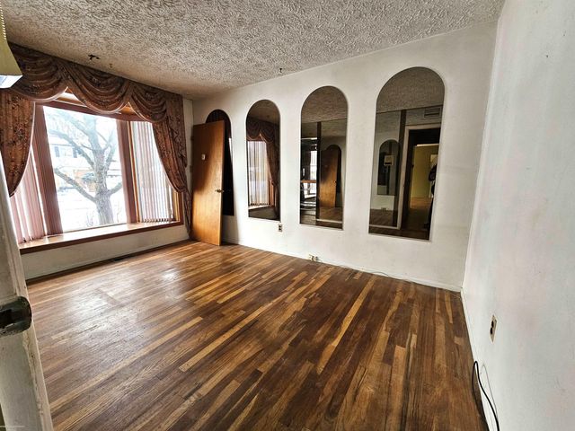 30 Mulligan Drive, Mount Clemens, MI 48043