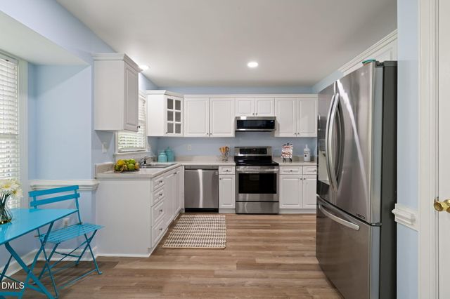 11 Knightsbridge Court, Durham, NC 27707