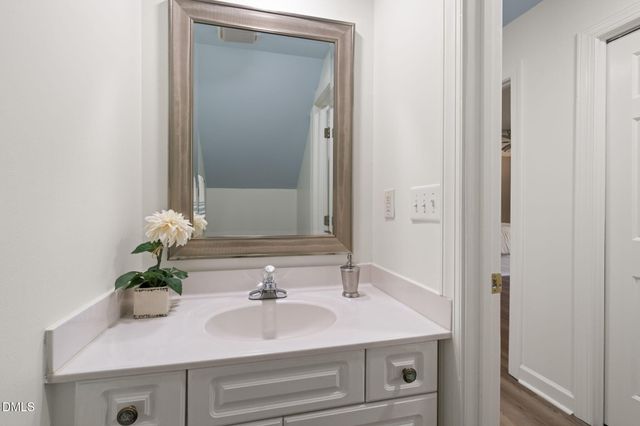 11 Knightsbridge Court, Durham, NC 27707