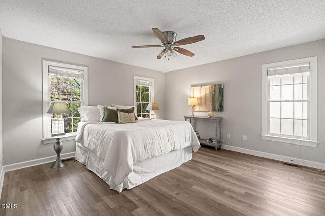 11 Knightsbridge Court, Durham, NC 27707