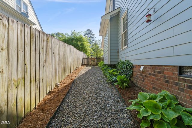 11 Knightsbridge Court, Durham, NC 27707