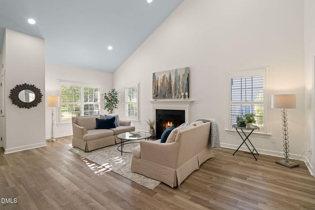 11 Knightsbridge Court, Durham, NC 27707