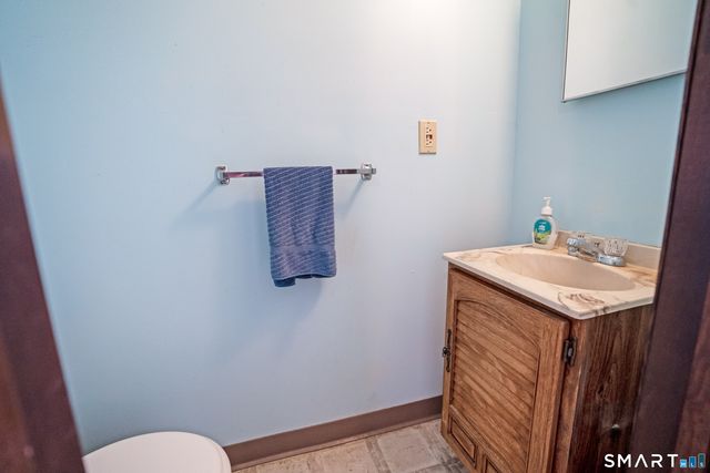 461 Spring Street APT 3B, Naugatuck, CT 06770