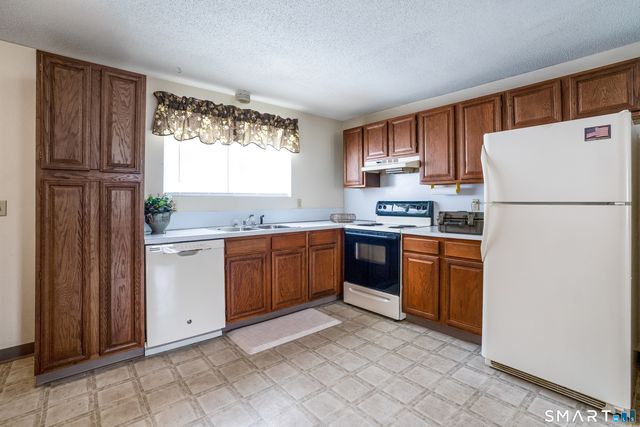 461 Spring Street APT 3B, Naugatuck, CT 06770