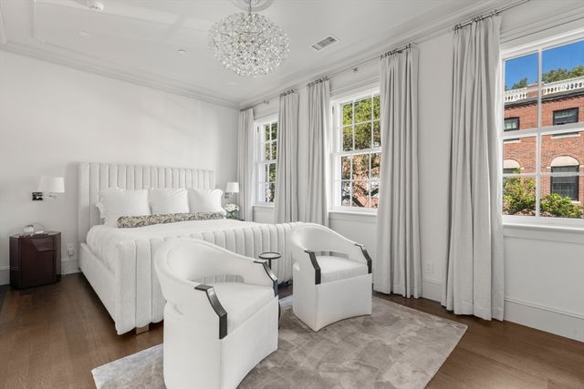 19 Charles River Square, Boston, MA 02114