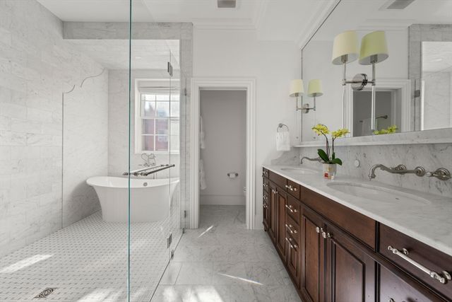 19 Charles River Square, Boston, MA 02114