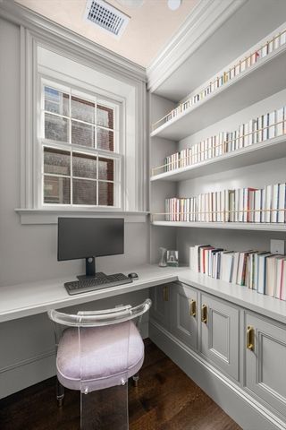 19 Charles River Square, Boston, MA 02114