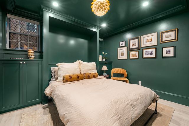 19 Charles River Square, Boston, MA 02114