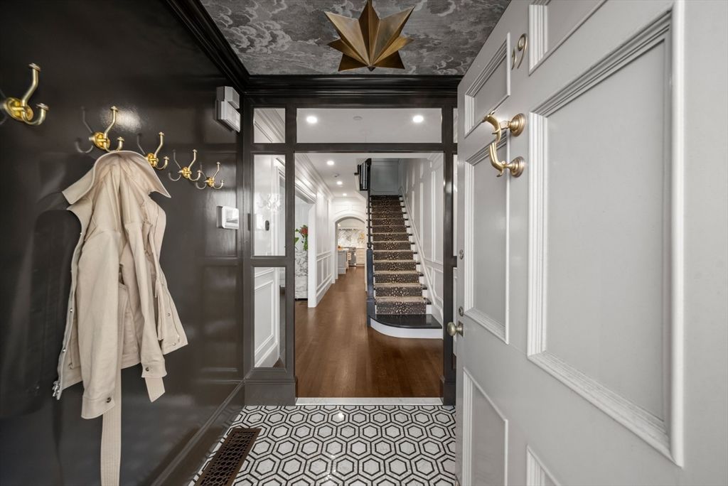 19 Charles River Square, Boston, MA 02114