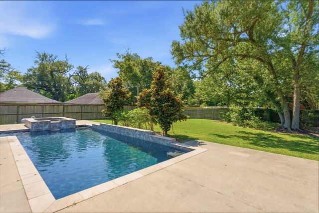 1615 Lawton Drive, Sulphur, LA 70665