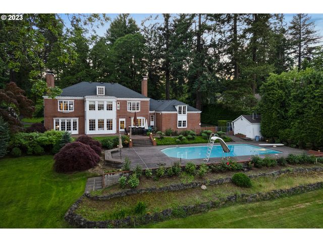 12334 S EDGECLIFF Rd, Portland, OR 97219