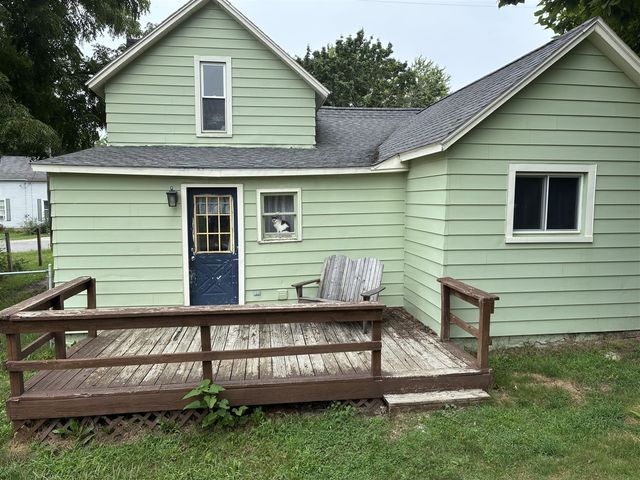 109 E Isabelle Street, Belding, MI 48809