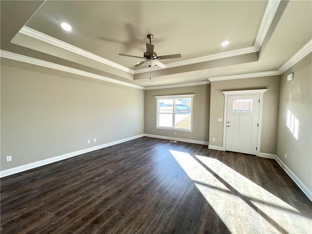 195 Tonya Loop, Huntsville, AR 72740