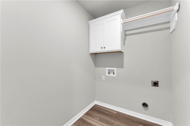 195 Tonya Loop, Huntsville, AR 72740