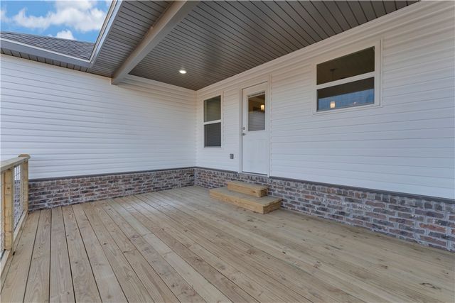 195 Tonya Loop, Huntsville, AR 72740