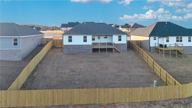 195 Tonya Loop, Huntsville, AR 72740