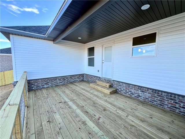 195 Tonya Loop, Huntsville, AR 72740