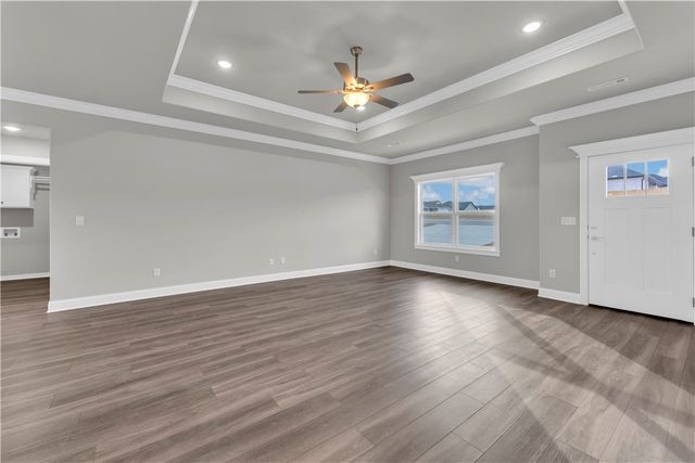 195 Tonya Loop, Huntsville, AR 72740