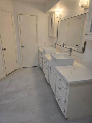 7622 Teal Run Drive, Houston, TX 77071