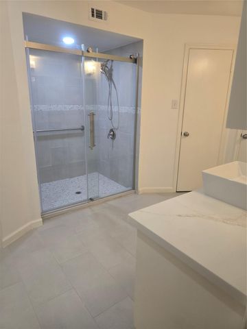 7622 Teal Run Drive, Houston, TX 77071
