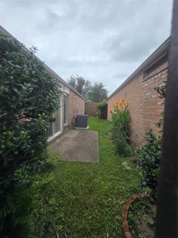 7622 Teal Run Drive, Houston, TX 77071