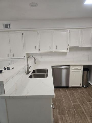 7622 Teal Run Drive, Houston, TX 77071