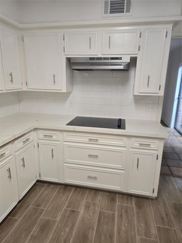 7622 Teal Run Drive, Houston, TX 77071