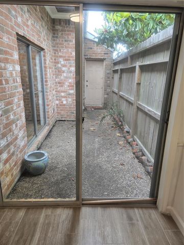 7622 Teal Run Drive, Houston, TX 77071