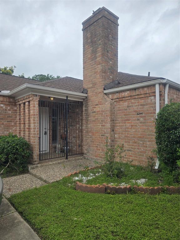 7622 Teal Run Drive, Houston, TX 77071