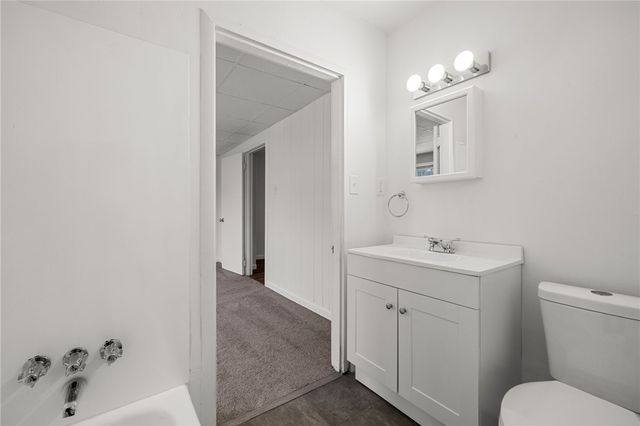 62 Maytide St, Carrick, PA 15227