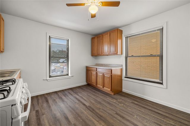 62 Maytide St, Carrick, PA 15227