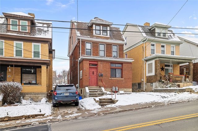 62 Maytide St, Carrick, PA 15227