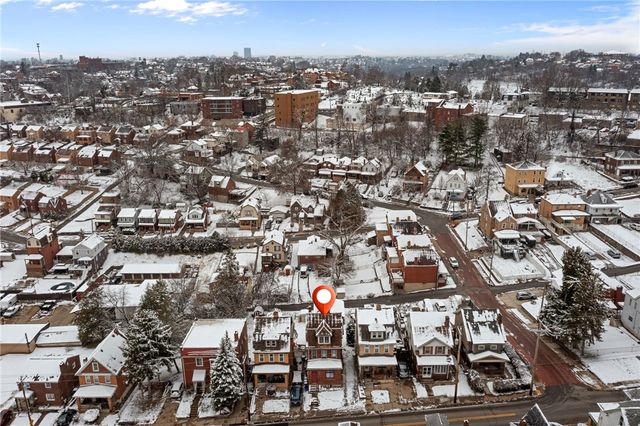 62 Maytide St, Carrick, PA 15227