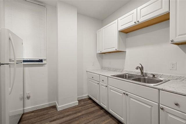 62 Maytide St, Carrick, PA 15227