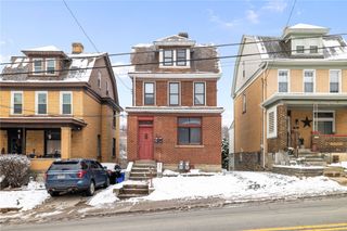 62 Maytide St, Carrick, PA 15227