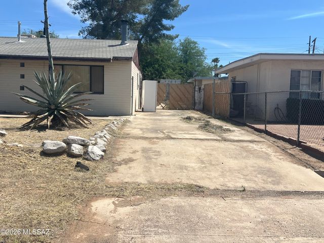 5038 E Baker Street, Tucson, AZ 85711
