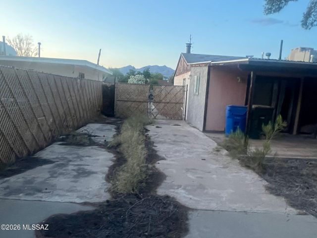 5038 E Baker Street, Tucson, AZ 85711