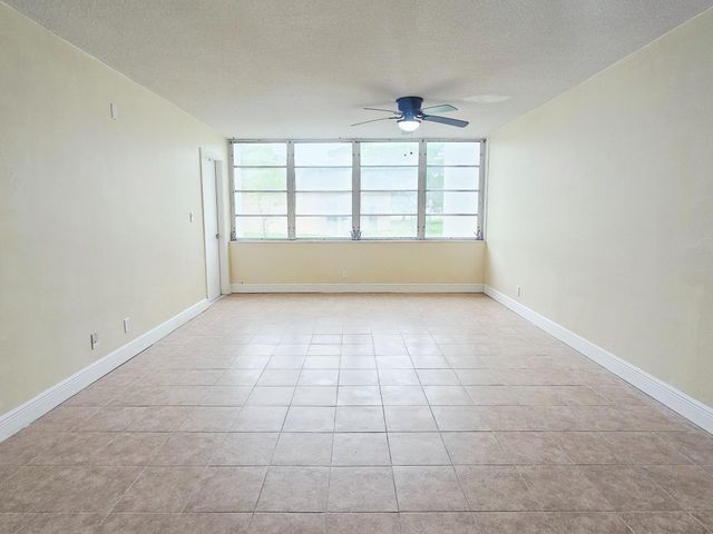 1401 NE Miami Gardens Drive 180, Miami, FL 33179