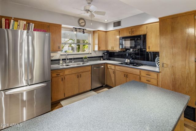 3611 N 53rd Street, Phoenix, AZ 85018