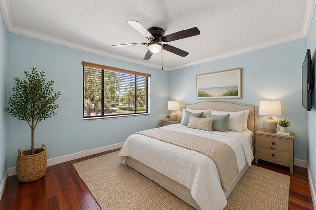 139 Sparrow 4b, Royal Palm Beach, FL 33411