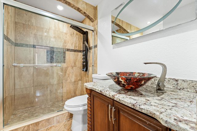 139 Sparrow 4b, Royal Palm Beach, FL 33411