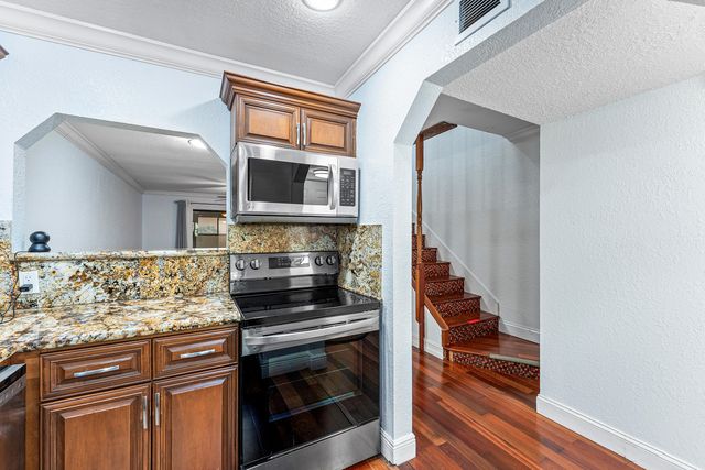 139 Sparrow 4b, Royal Palm Beach, FL 33411