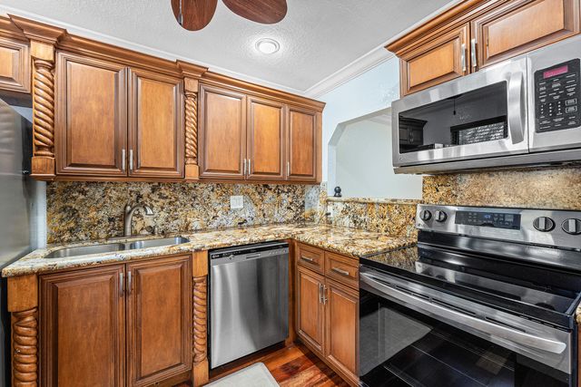 139 Sparrow 4b, Royal Palm Beach, FL 33411