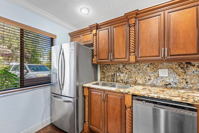 139 Sparrow 4b, Royal Palm Beach, FL 33411