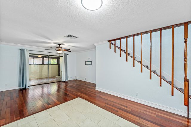 139 Sparrow 4b, Royal Palm Beach, FL 33411