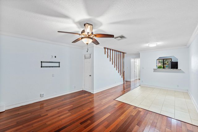 139 Sparrow 4b, Royal Palm Beach, FL 33411