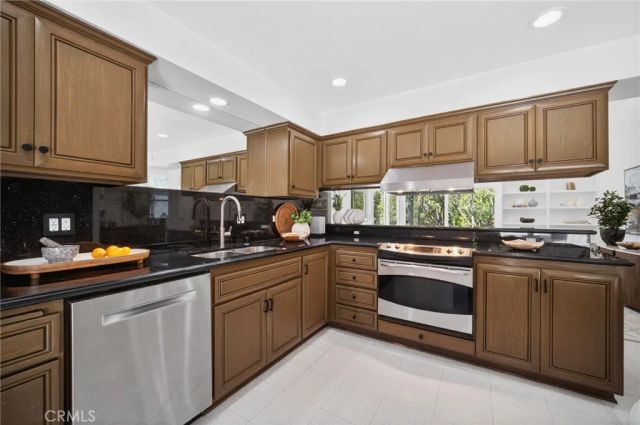 13132 Barrett Hill Circle, North Tustin, CA 92705
